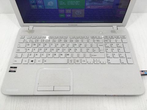 Laptop Toshiba Satellite C855D AMD E1 2x1.4GHz 4GB 320GB