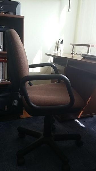 Białowieża: Sprzedam fotel biurowy