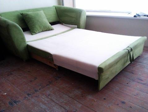 Sprzedam sofę dwuosobową rozkładaną w bardzo dobrym stanie