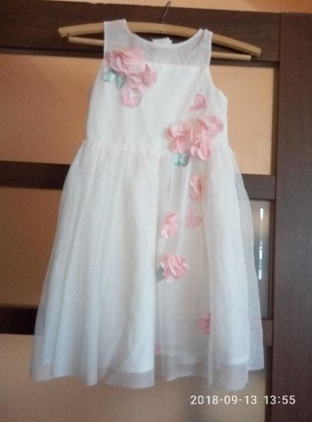 Sliczna sukienka Biala z tiulu 50