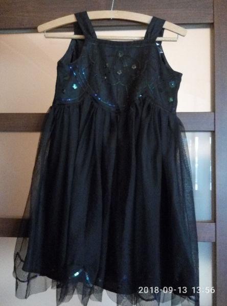Suknia czarna z tiulu z cekinami