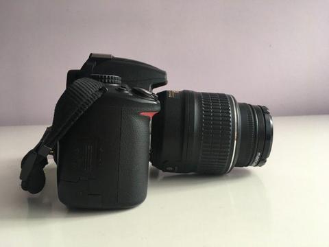 Lustrzanka Nikon D5000 + obiektyw + bateria + karta pamięci + torba