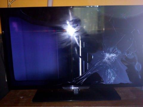 TV PHILIPS 40PFH4109 uszkodzona matryca
