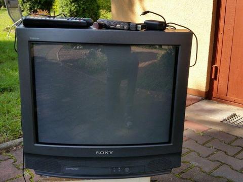Telewizor Sony 21 cali wraz z dekoderem + uchwyt ścienny