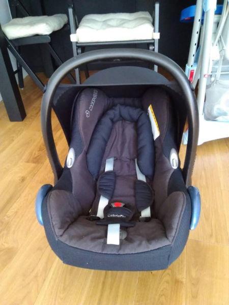 Fotelik CabrioFix z bazą FamilyFix system isofix