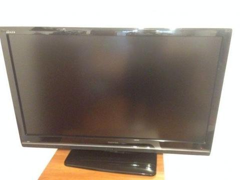 Tv LCD Toshiba 42RV555DG 1920 x 1080 FULL HD matryca IPS 106,7 cm