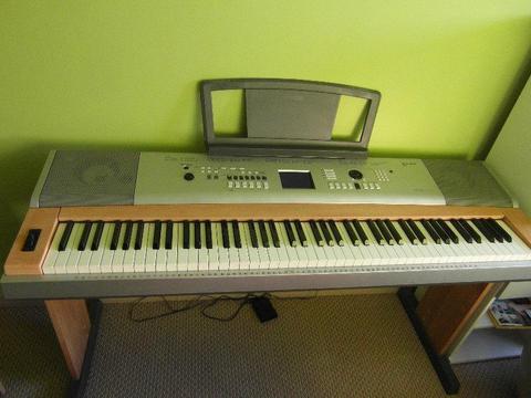 Pianino cyfrowe / keyboard Yamaha DGX-630, stan IDEALNY!!!