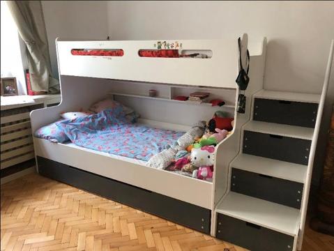 Oryginalne i bardzo praktyczne łóżeczko piętrowe 200x120
