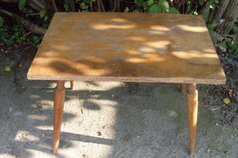 stół stolik mały retro prl stary vintage wysyłka do renowacji stabilny