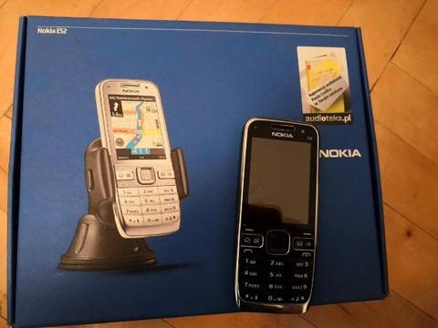 Sprzedam telefon Nokia E52 - oryginalne pudełko, okablowanie itp