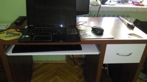 Nowoczesne ergonomiczne biurko IKEA lekkie > do małej naprawy> IDEALNE POD KOMPUTER STACJONARNY