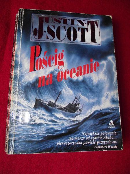 Pościg na oceanie - Justin Scott