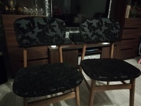 Sprzedam 2 krzesła z czasów PRL po renowacji