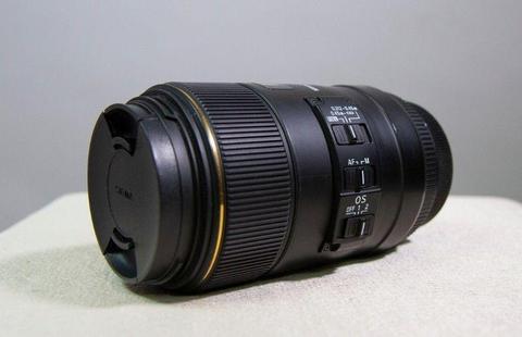 SIGMA 105mm f2.8 - Canon EF i EF-S