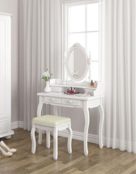 Toaletka biała kosmetyczka z lustrem + taboret