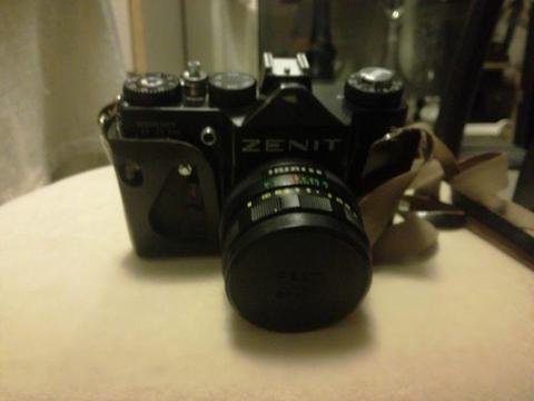 Radziecki aparat fotograficzny lustrzanka klasyk Zenit TTL + futerał + obiektyw