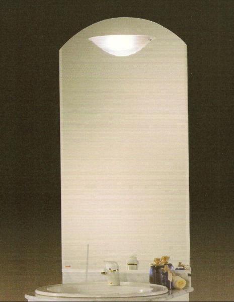 Lustro łazienkowe z kinkietem hiszpańskiej firmy Metalkris