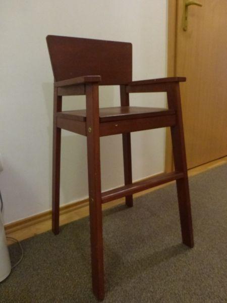 Sprzedam wysokie drewniane krzesełko dla dziecka (1 - 5 lat)