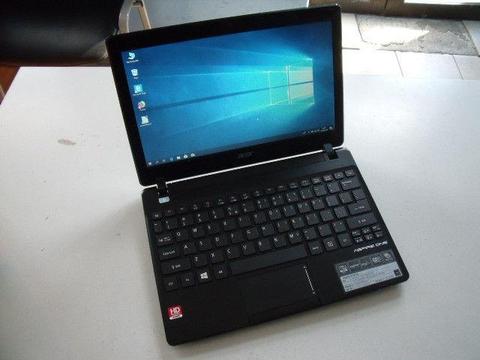 Lekki i mały laptop ACER ONE 725, 2x1Ghz, 4GB DDR3, HDD 320 GB, Windows 10, ekran 11,6
