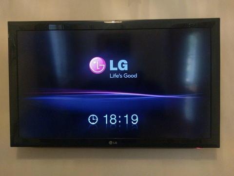 Tv LCD LG 52 cale 52LD550 120Hz TruMotion FullHd Wi fi do powieszenia