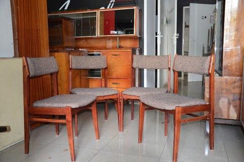 Krzesła drewniane tapicerowane,Krzesło PRL 4 szt, fotele PRL, meble PRL, komoda PRL