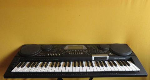 Keyboard CASIO CTK 731 klawiatura dynamiczna / stacja dyskietek / MIDI