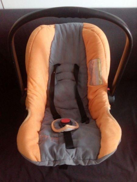 Fotelik nosidełko Coto baby 0-13kg