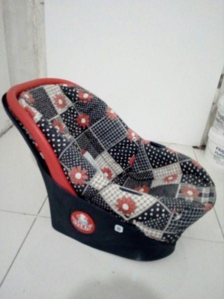 Fotelik nosidelko z wloch