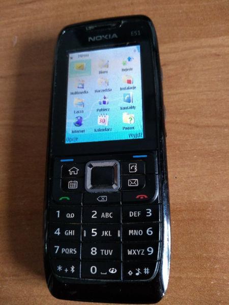 Nokia E51 + ładowarka