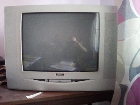 Telewizor z DVD 21 cali