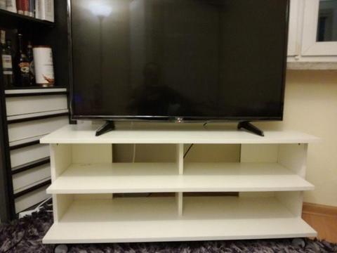 150 ZŁ Stolik pod telewizor na kółkach IKEA