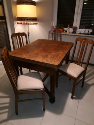 Stary stół rozkładany i 4 krzesła