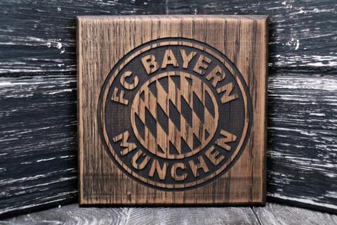 Drewniana podstawka FC Bayern Munchen 14x14 pod matero, kubek lub naczynie
