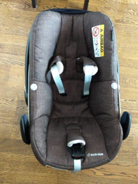 Fotelik Pebble Plus z wkladka niemowleca