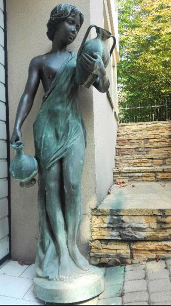 Fontanna ogrodowa z brązu - kobieta