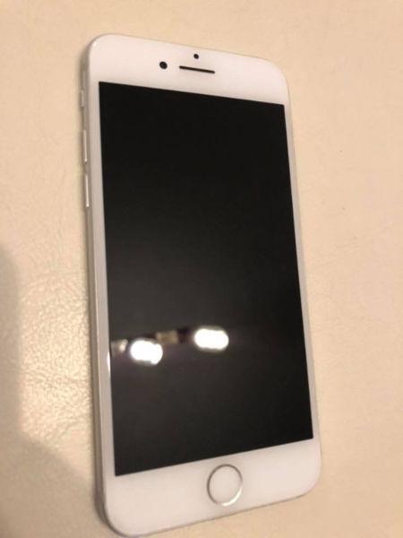 iPhone 7 32GB Silver stan idealny