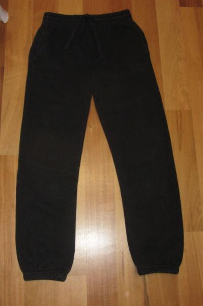 Mywear, czarne spodnie dresowe, 140/ 146