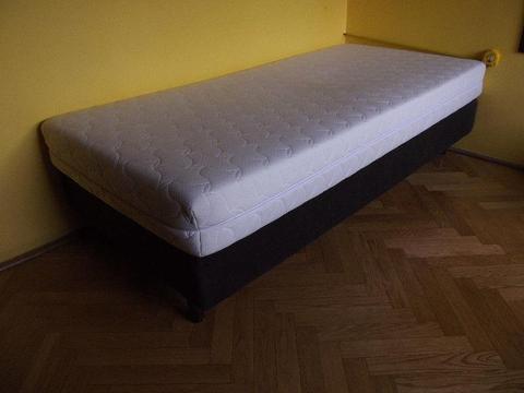 Łóżko używane z materacem 100 x 200cm ,stan dobry - sprzedam cena za komplet łóżko + materac 150 PLN
