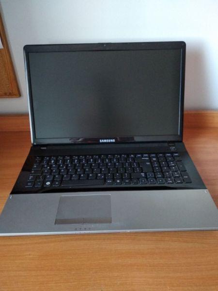 Laptop Samsung NP350, AMD Quad Core, 17.3