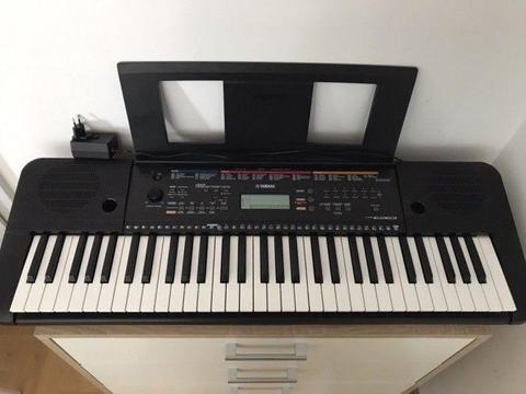 Pianino Keyboard Yamaha PSR e263