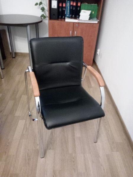 Fotele biurowe i krzesła komplet