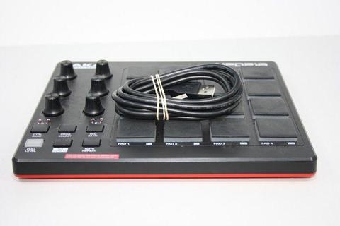 KONTROLER MIDI AKAI MPD 218