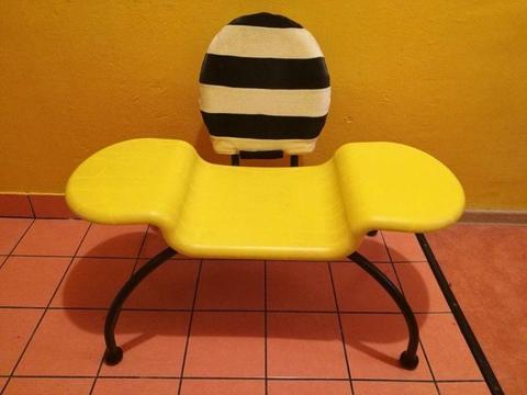 Krzesełko dziecięce ,,pszczółka