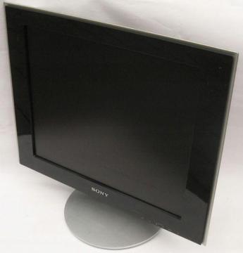 Sprawny monitor LCD SONY 17 