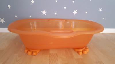 Wanienka dziecięca ze stelażem i przewijak