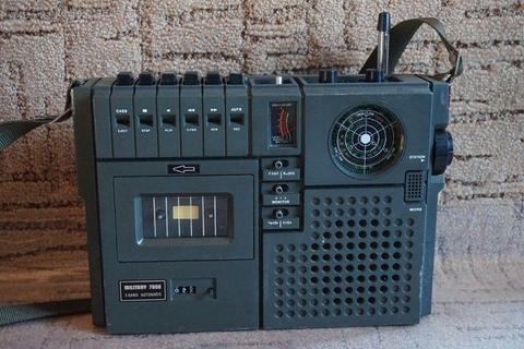 radiomagnetofon Military 7000 Vintage!