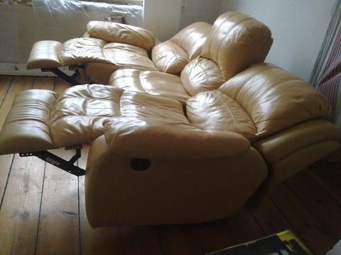 Kanapa sofa rozkładana do funkcji relaks relax Skóra w stanie bdb