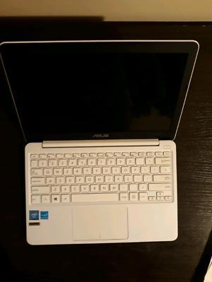 Laptop Ultrabook Asus E200H