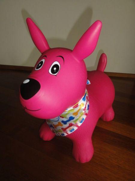 Piesek (Skoczek) LUDI - zabawka dla dzieci od 10 m-c