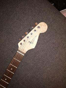 Gitara elektryczna Vision+piecyk do gitary Smash